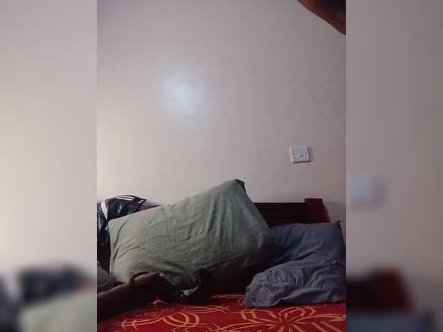 Zulfal07 live cam on BongaCams