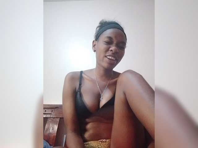 Zulfal07 live cam on BongaCams