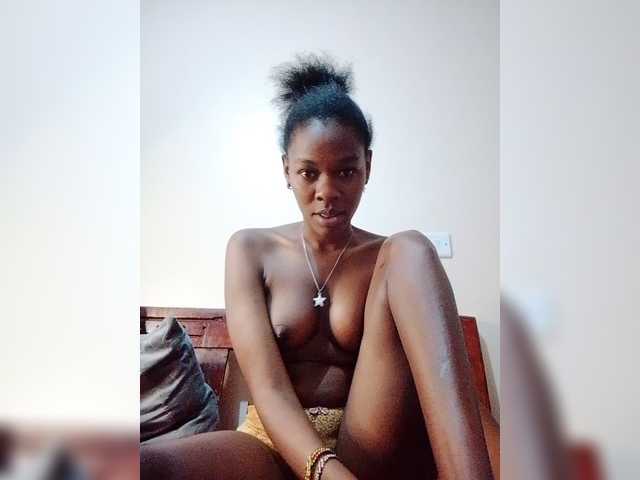 Zulfal07 live cam on BongaCams