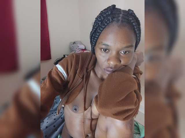 Zulfal07 live cam on BongaCams