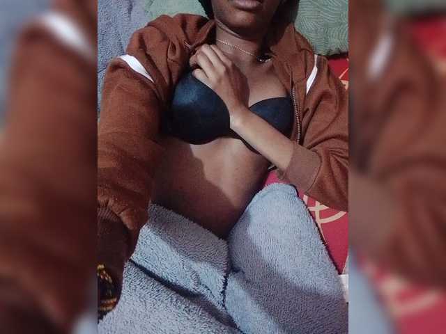 Zulfal07 live cam on BongaCams