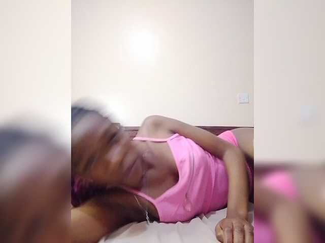 Zulfal07 live cam on BongaCams