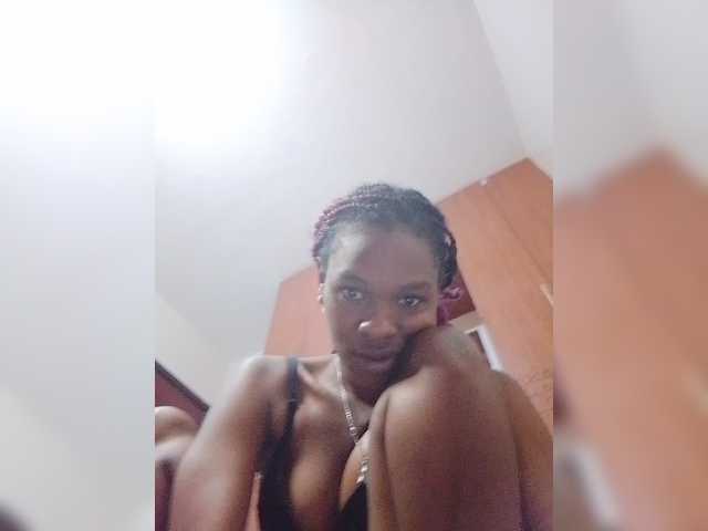 Zulfal07 live cam on BongaCams