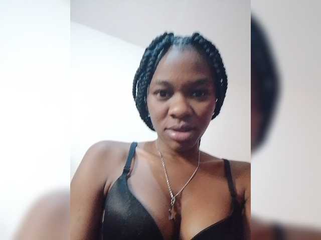 Zulfal07 live cam on BongaCams