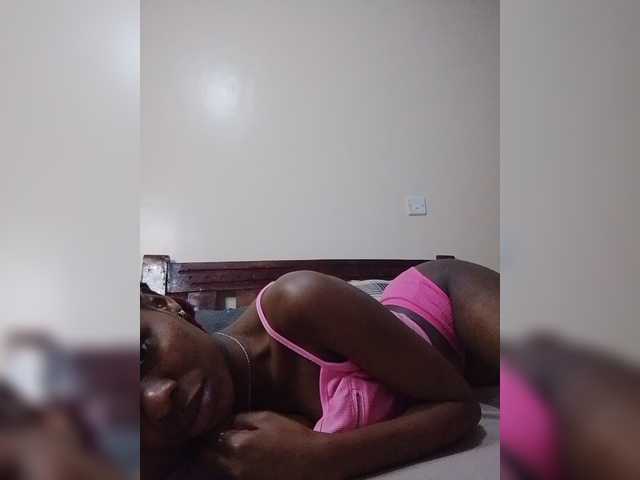 Zulfal07 live cam on BongaCams