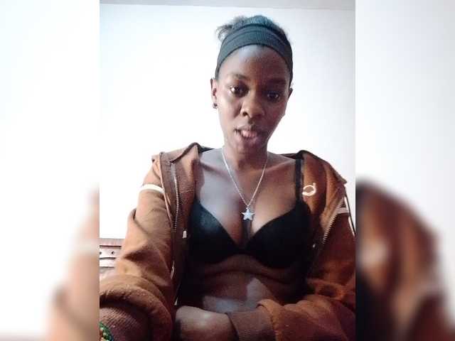 Zulfal07 live cam on BongaCams