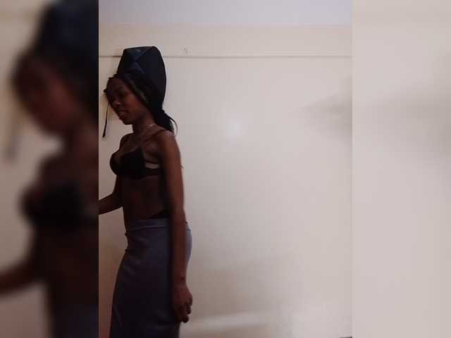 Zulfal07 live cam on BongaCams