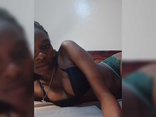 Zulfal07 live cam on BongaCams