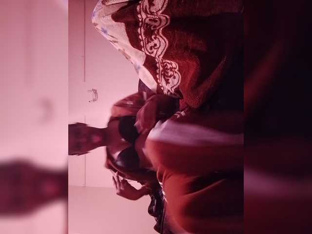 Zulfal07 live cam on BongaCams