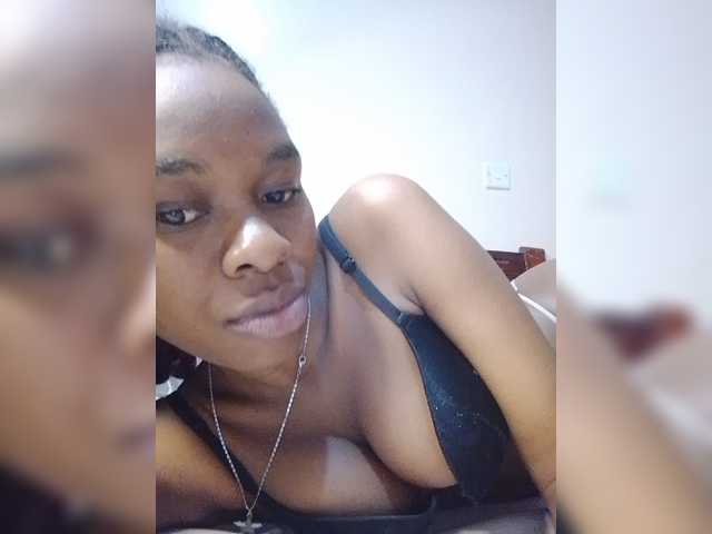 Zulfal07 live cam on BongaCams