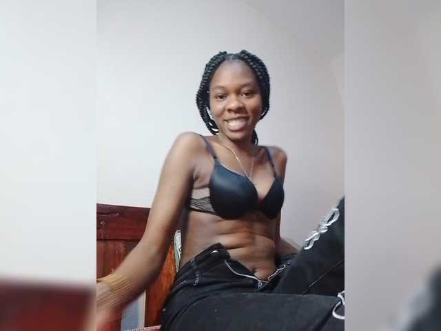 Zulfal07 live cam on BongaCams