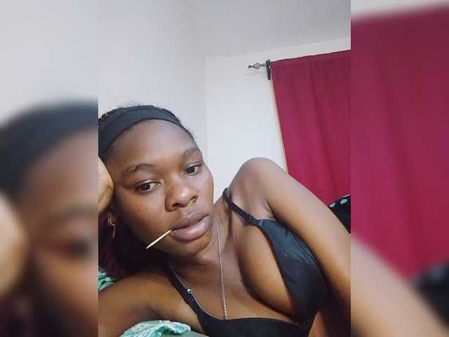 Zulfal07 live cam on BongaCams