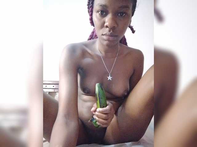 Zulfal07 live cam on BongaCams