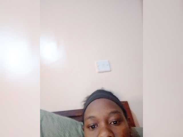 Zulfal07 live cam on BongaCams