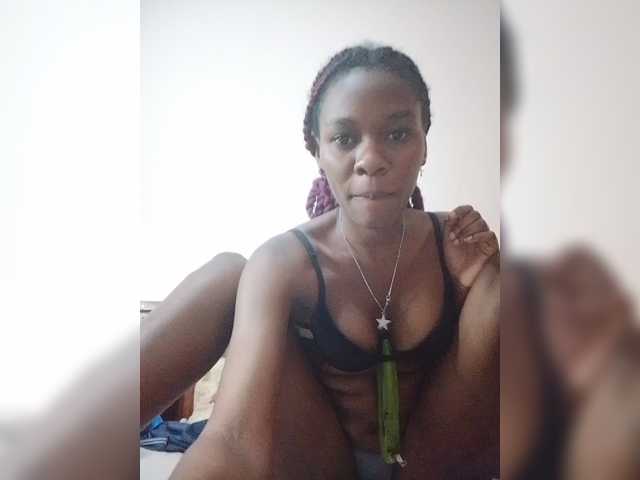 Zulfal07 live cam on BongaCams