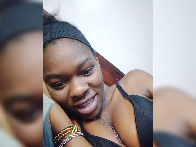 Zulfal07 live cam on BongaCams