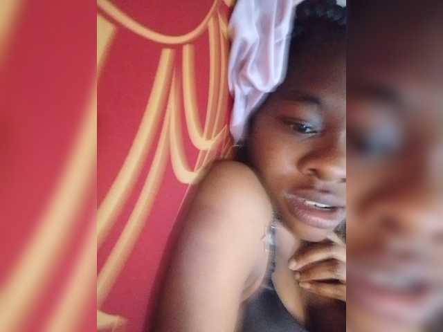 Zulfal07 live cam on BongaCams