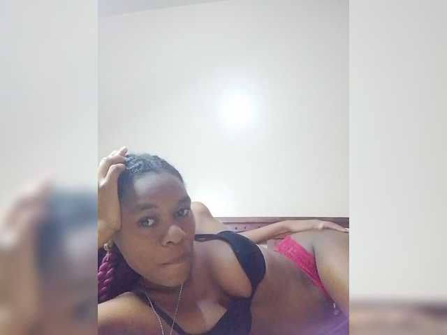 Zulfal07 live cam on BongaCams