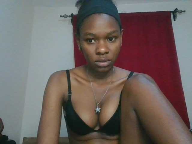 Zulfal07 live cam on BongaCams