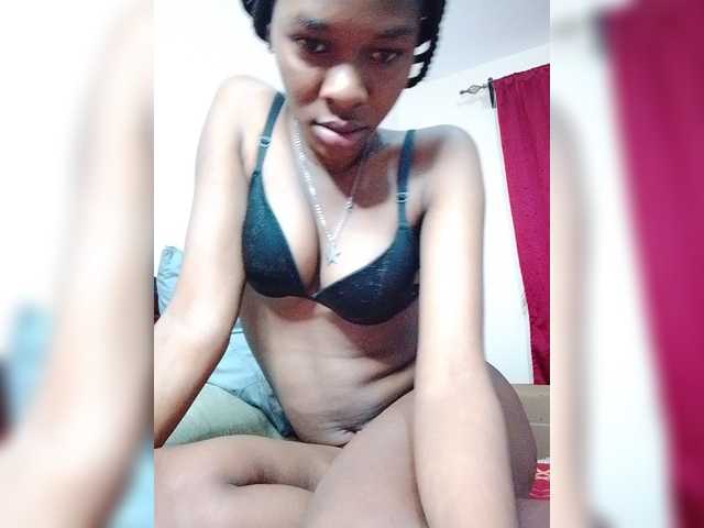 Zulfal07 live cam on BongaCams