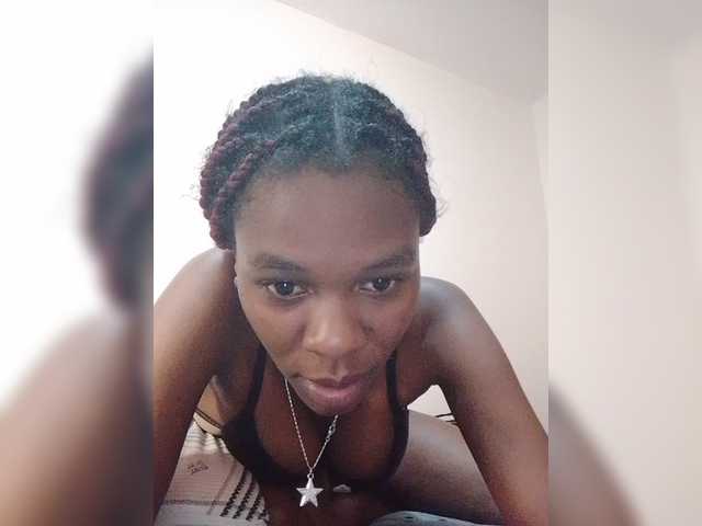 Zulfal07 live cam on BongaCams