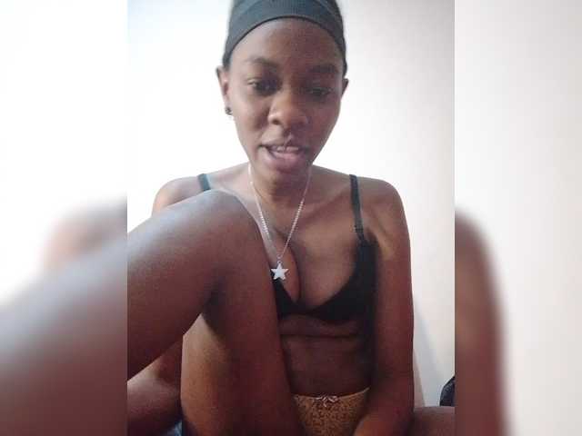 Zulfal07 live cam on BongaCams
