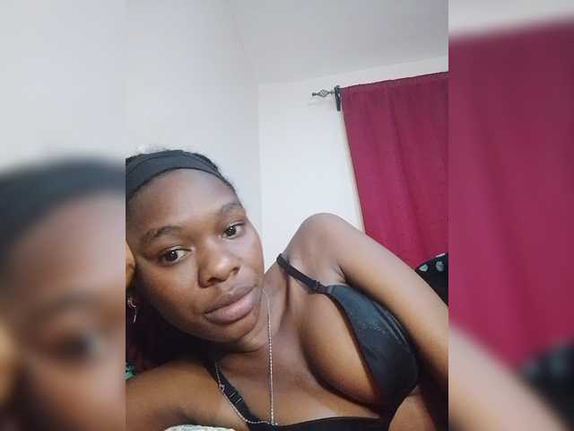 Zulfal07 live cam on BongaCams