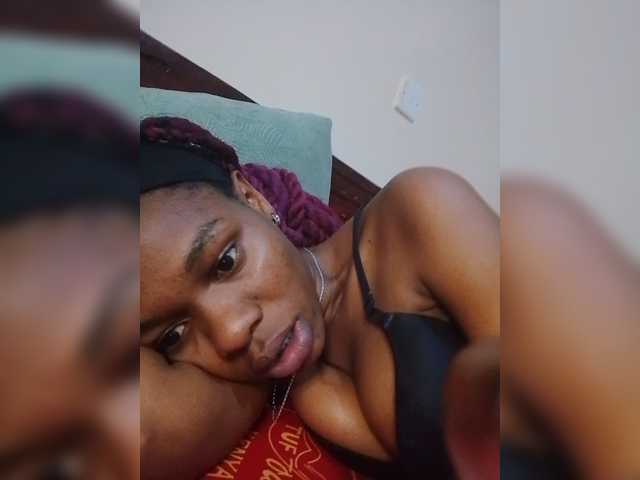 Zulfal07 live cam on BongaCams