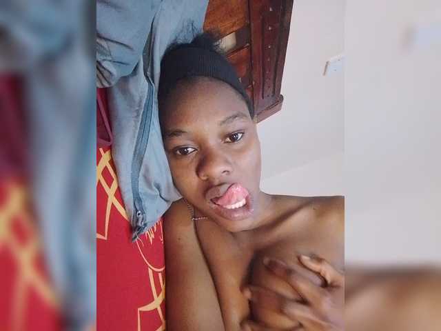Zulfal07 live cam on BongaCams
