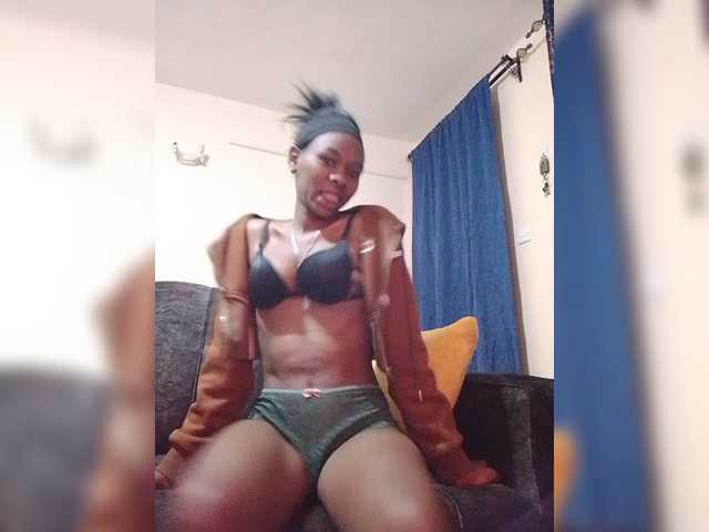 Zulfal07 live cam on BongaCams