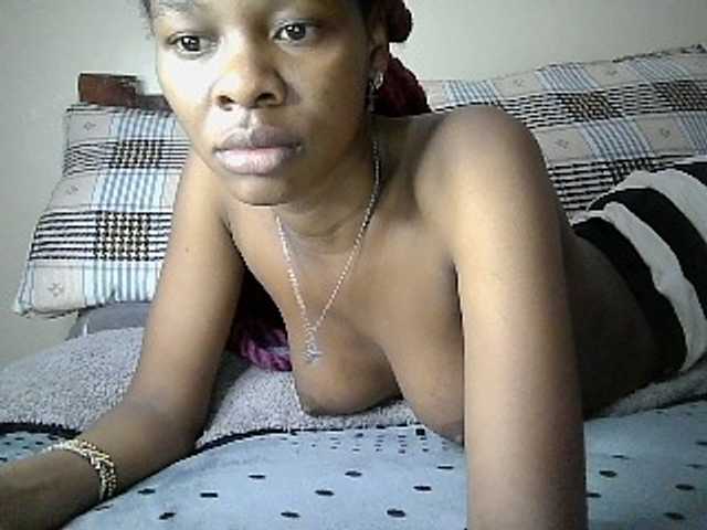 Zulfal07 live cam on BongaCams