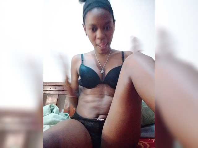 Zulfal07 live cam on BongaCams