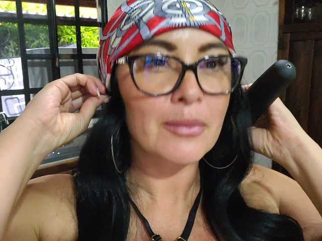 WildEstateSinners live cam on BongaCams