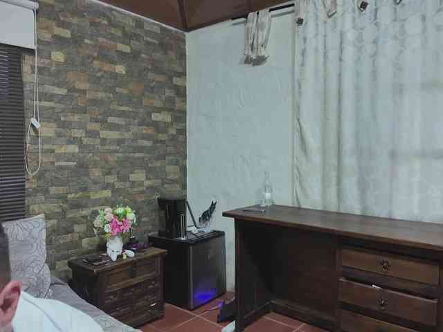 WildEstateSinners webcam