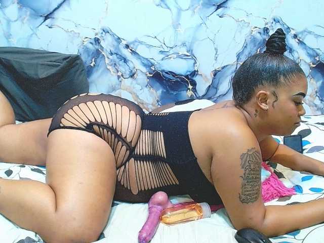 SativaXXX1 live webcam show