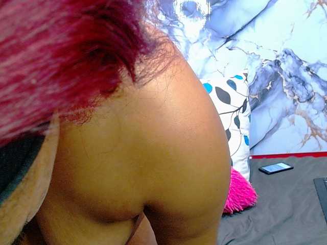 SativaXXX1 live cam on BongaCams