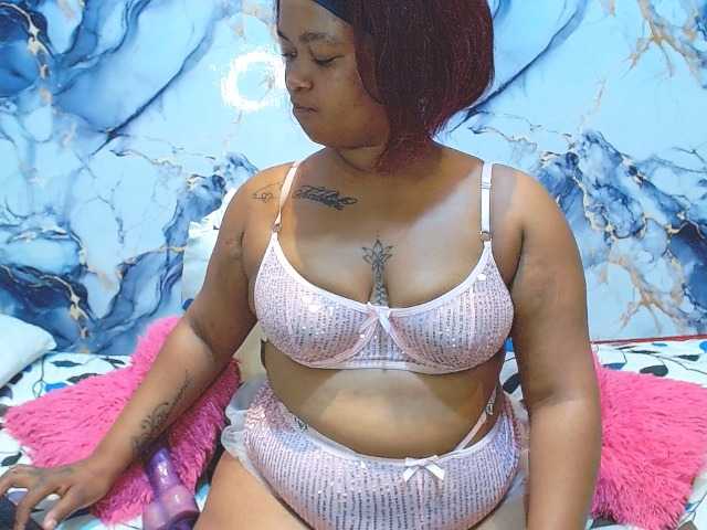 SativaXXX1 live cam on BongaCams