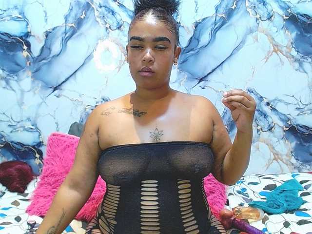 SativaXXX1 live cam on BongaCams