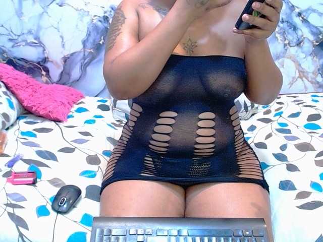 SativaXXX1 live webcam show