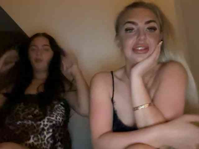 Blondexbrunette1 webcam