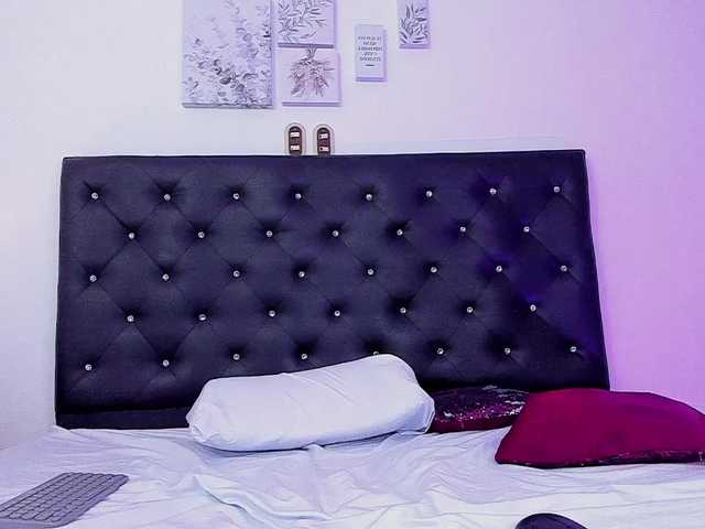 fantasycurvyhot1 live cam on BongaCams