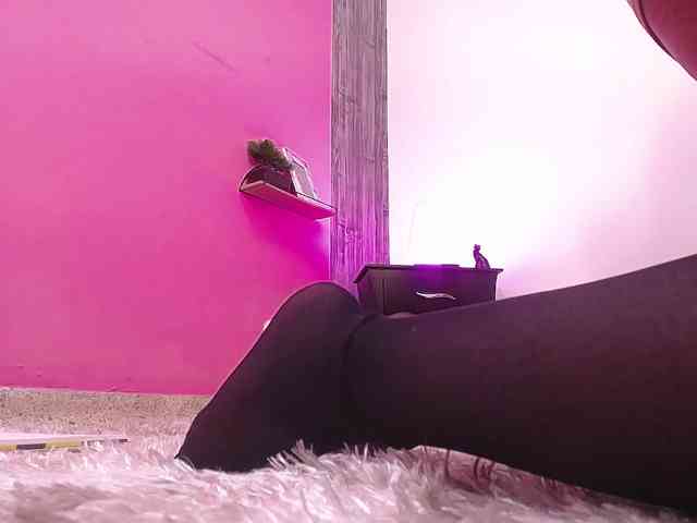 fantasycurvyhot1 webcam