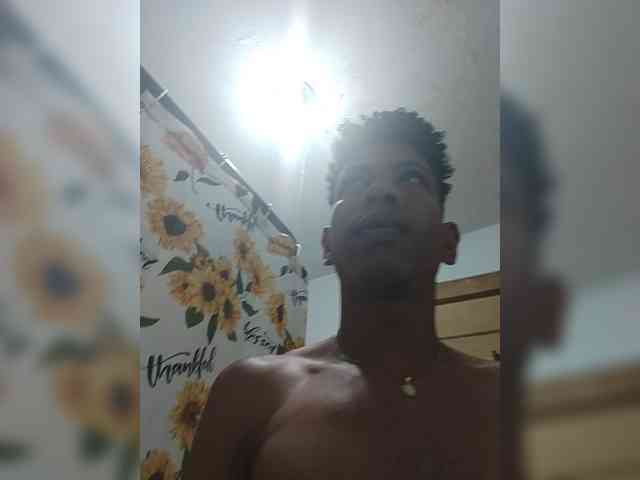 Perez1231 Live Webcam on BongaCams