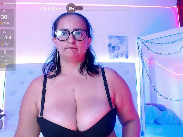 queendesiree live cam on BongaCams