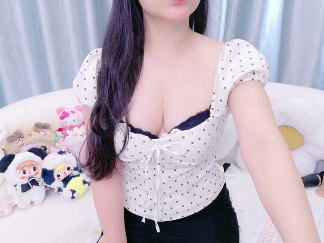 Lylybaby live cam on BongaCams