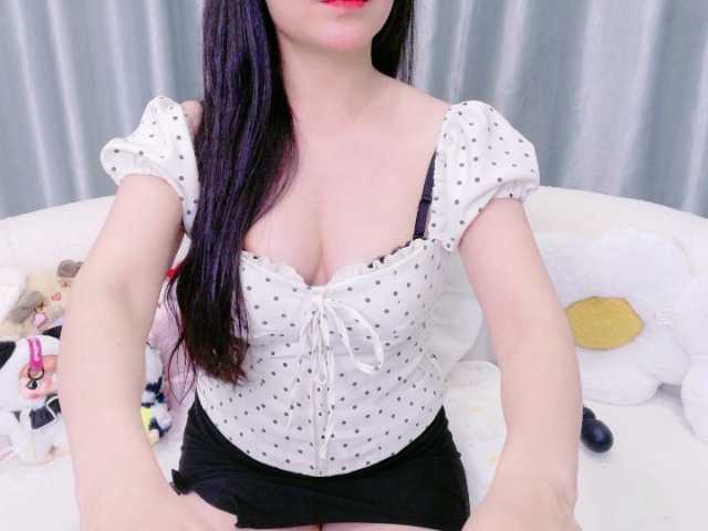 Lylybaby live cam on BongaCams