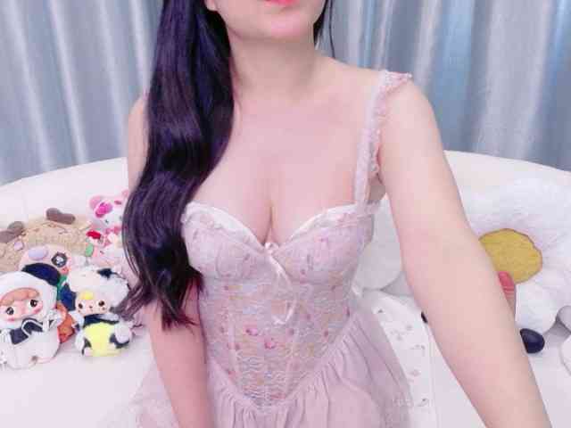 Lylybaby Live Webcam on BongaCams