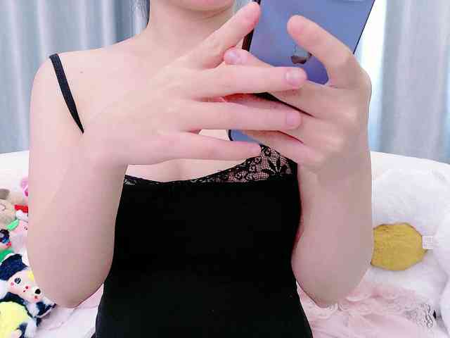 Lylybaby Live Webcam on BongaCams