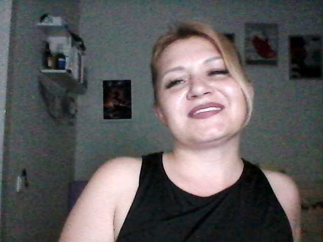 CosandraMix live cam on BongaCams