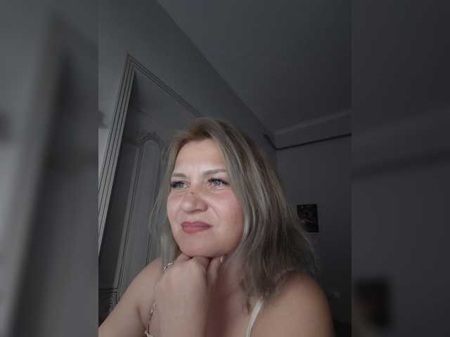 CosandraMix live cam on BongaCams